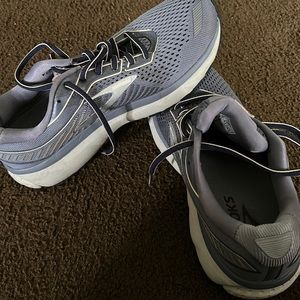 Brooks Ghost 12